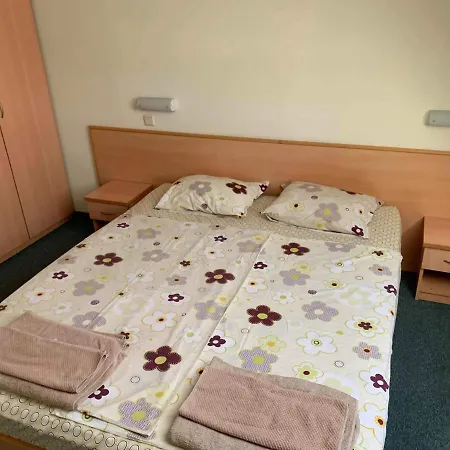 Luxari Apartament In Aurelia דירה *